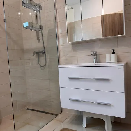 Town I. Апартаменты Шарвар